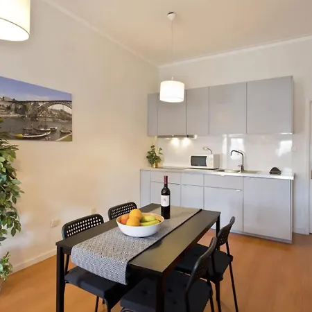 Host Wise - Cozy Sunny Flats - Ace Location *