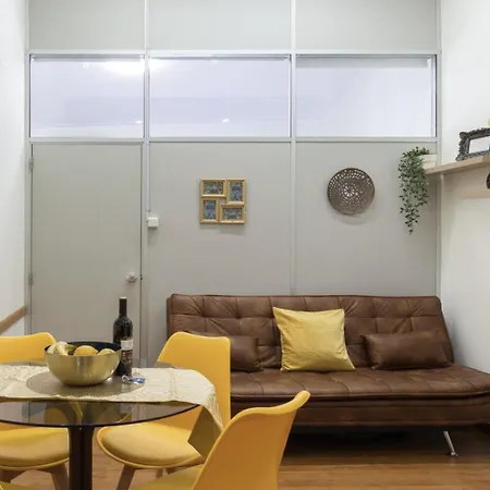 Host Wise - Cozy Sunny Flats - Ace Location