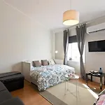 Host Wise - Cozy Sunny Flats - Ace Location