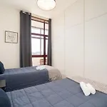 Host Wise - Cozy Sunny Flats - Ace Location 公寓