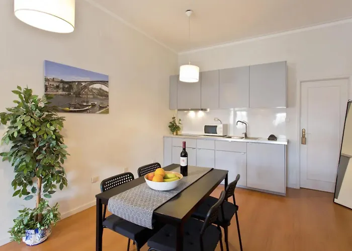 Host Wise - Cozy Sunny Flats - Ace Location *