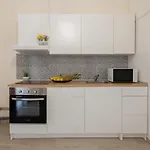Host Wise - Cozy Sunny Flats - Ace Location *