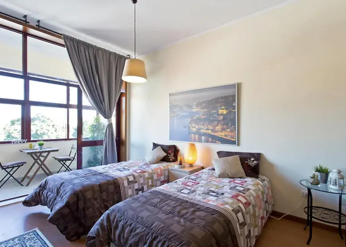 Host Wise - Cozy Sunny Flats - Ace Location *