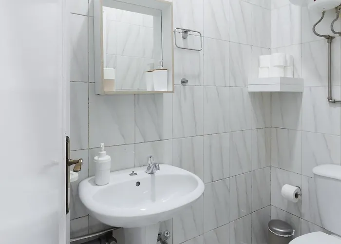 Host Wise - Cozy Sunny Flats - Ace Location Porto